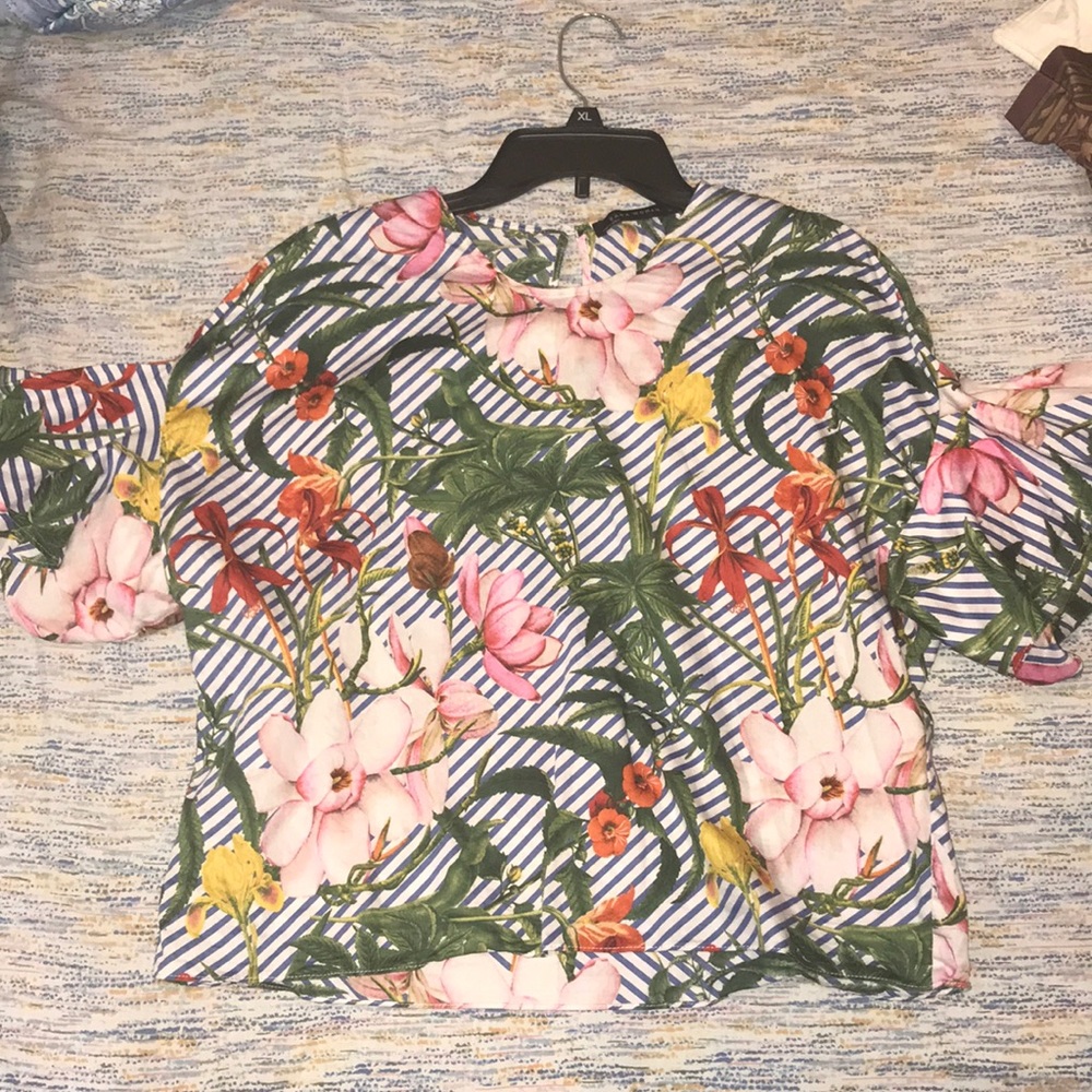 Zara size Medium top shirt blouse